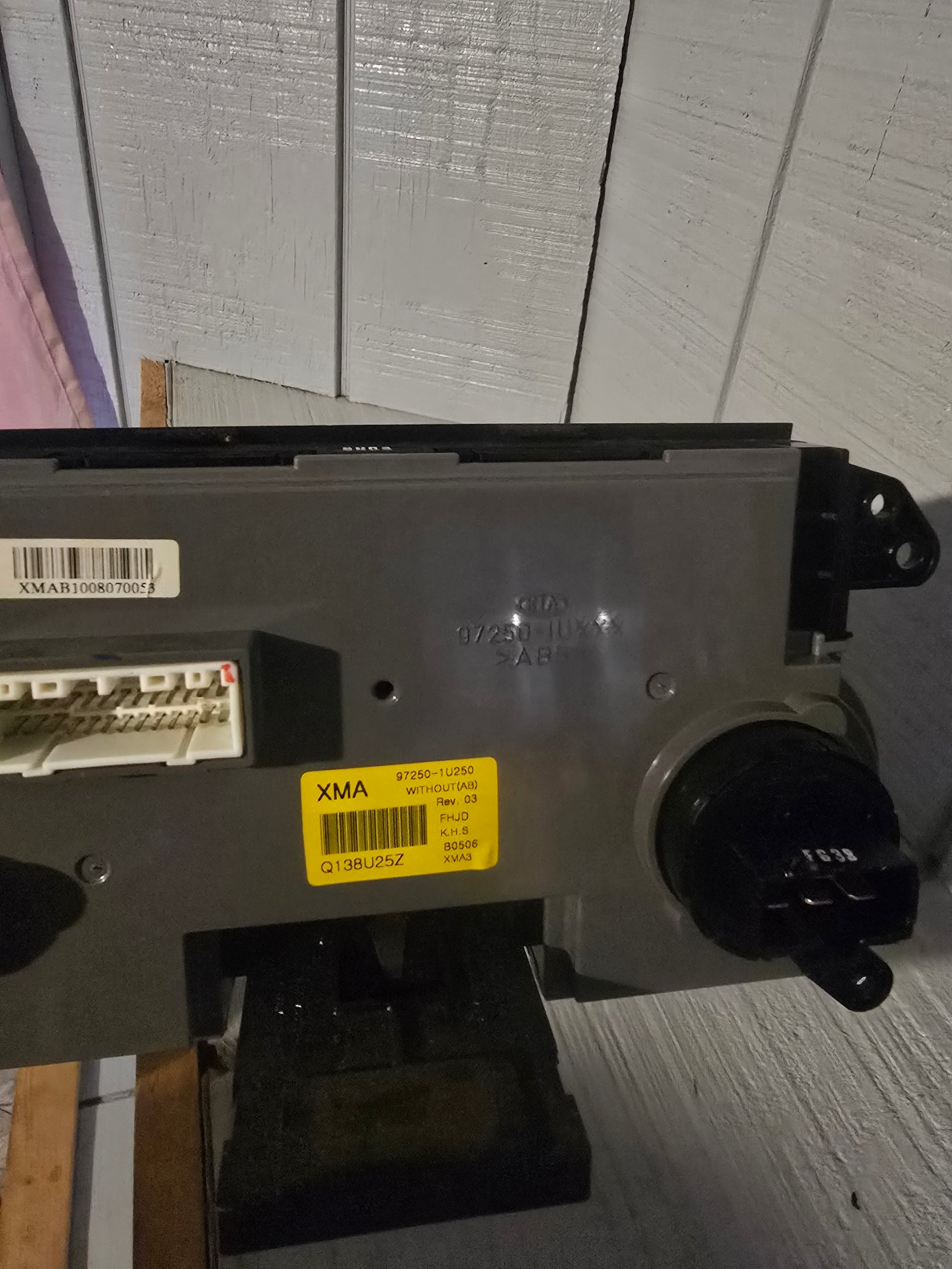 A/C and Heater Control Module – 2011 Kia Sorento
 Model: 97250-1U250 (XMA) – Without Airbag (WITHOUT AB)