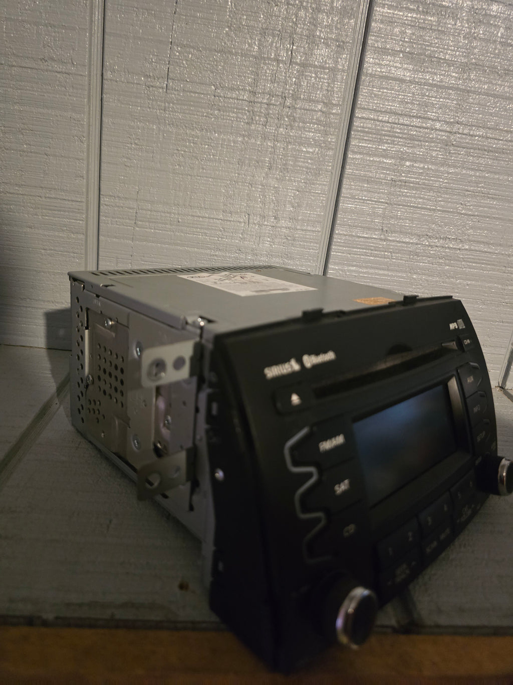 Original Kia Sorento 2011 radio – Bluetooth / AUX / CD / Sirius