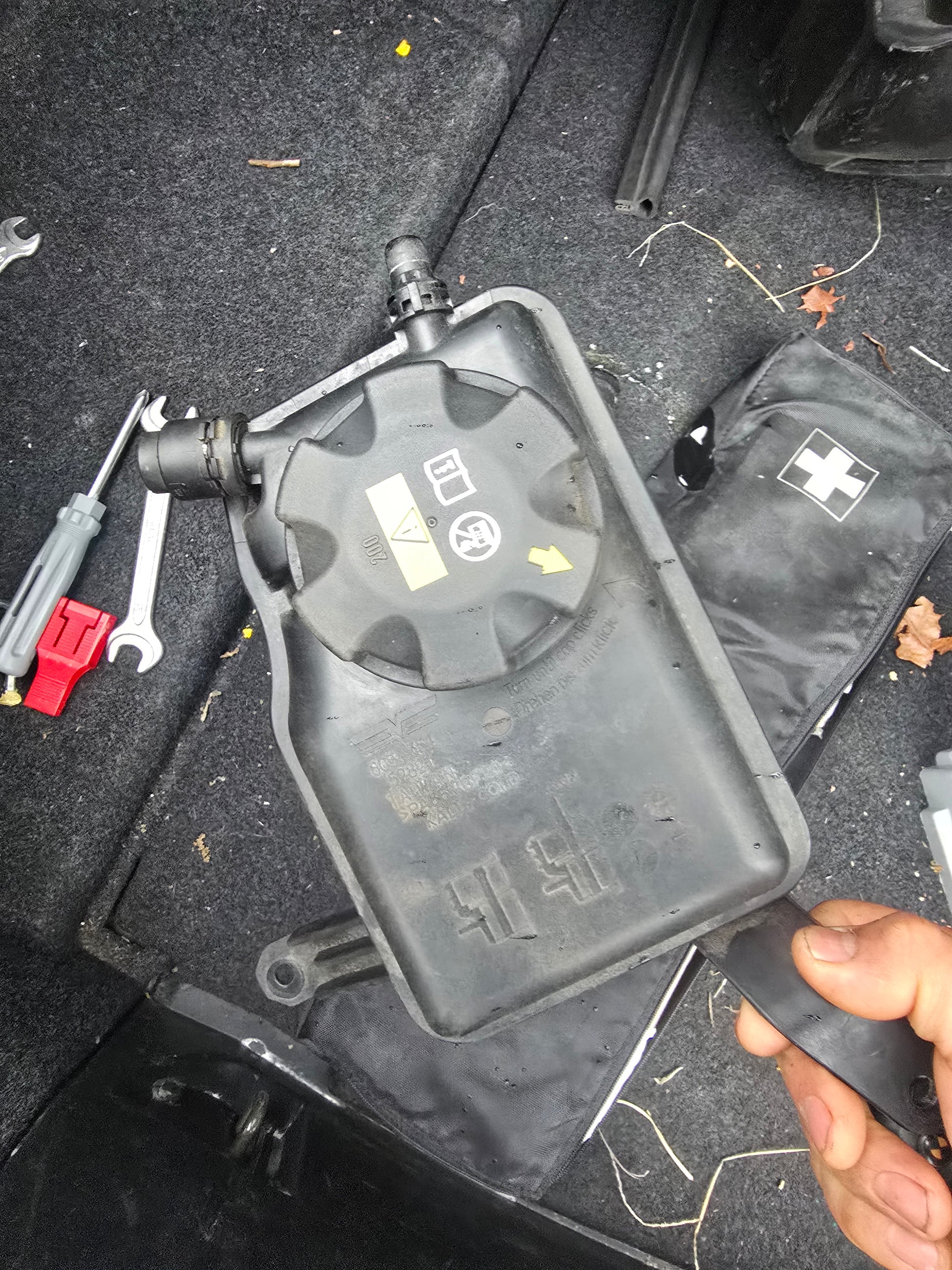 BMW coolant reservoir