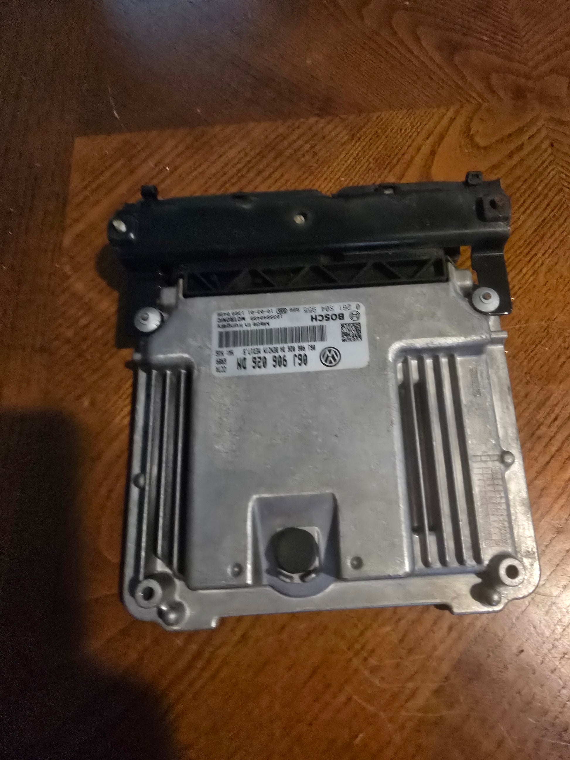 VW Tiguan ECU Engine Computer 06J 906 026 DN BOSCH Tested OEM