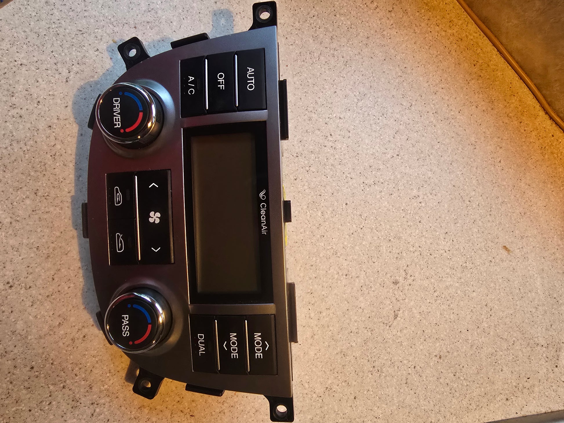 Hyundai Santa Fe Climate Control Unit OEM 2007–2012 (Dual Zone)