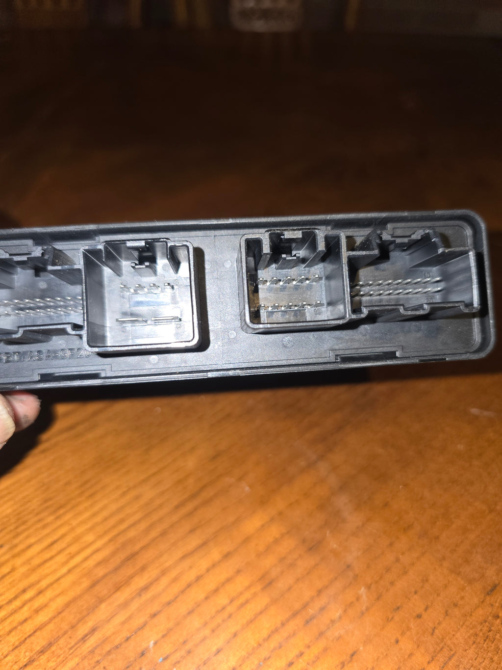 GM Buick LaCrosse Regal Body Control Module BCM Gateway Hella 13580551 OEM