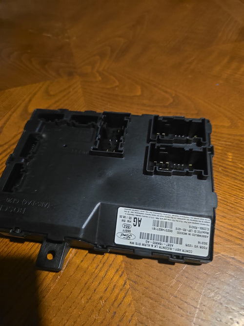 2014 Ford Fiesta BCM Body Control Module FR3T-15K600-AD OEM