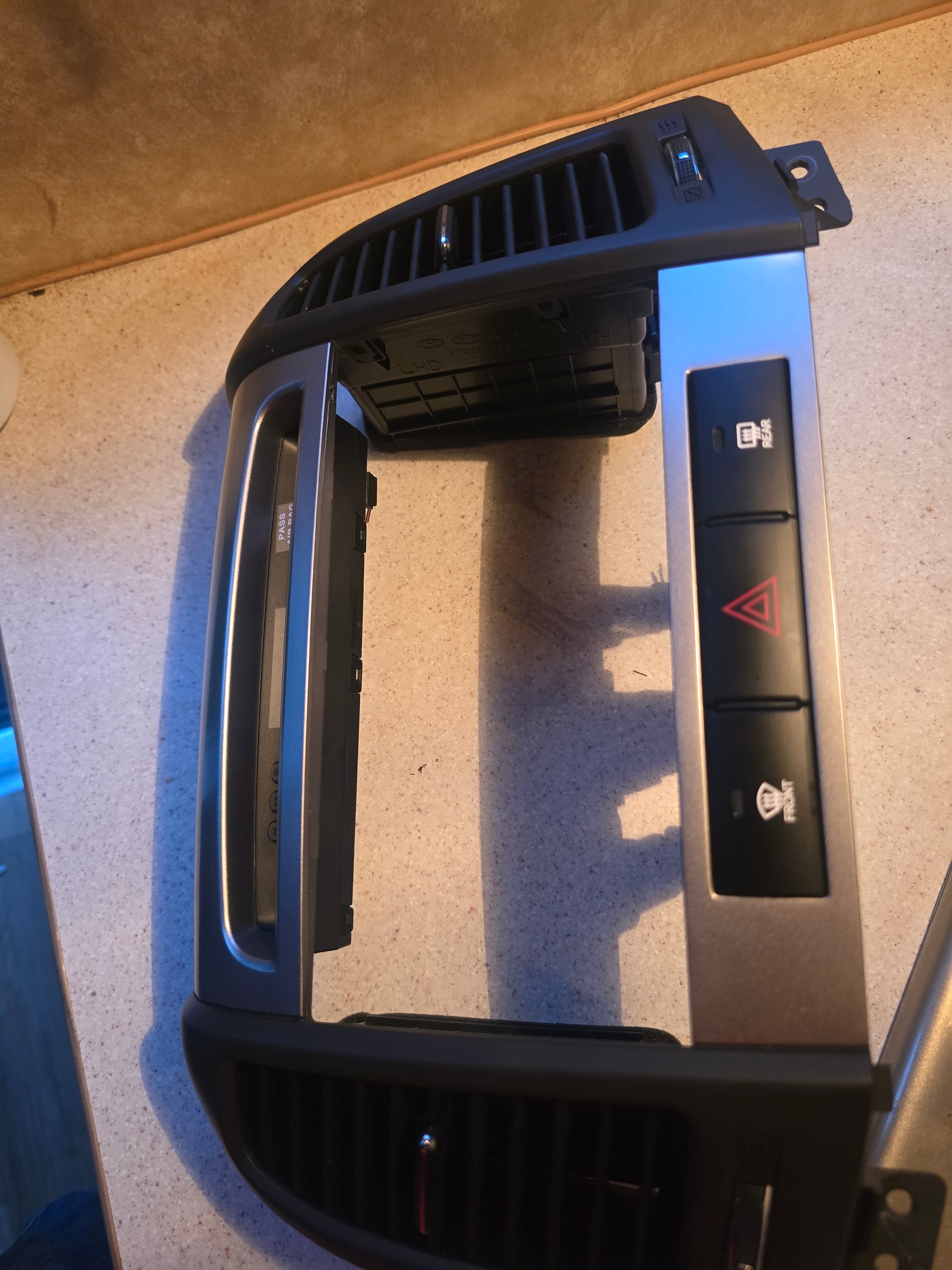 Hyundai Santa Fe Center Dash Bezel w/ Vents & Switches OEM 2007–2012