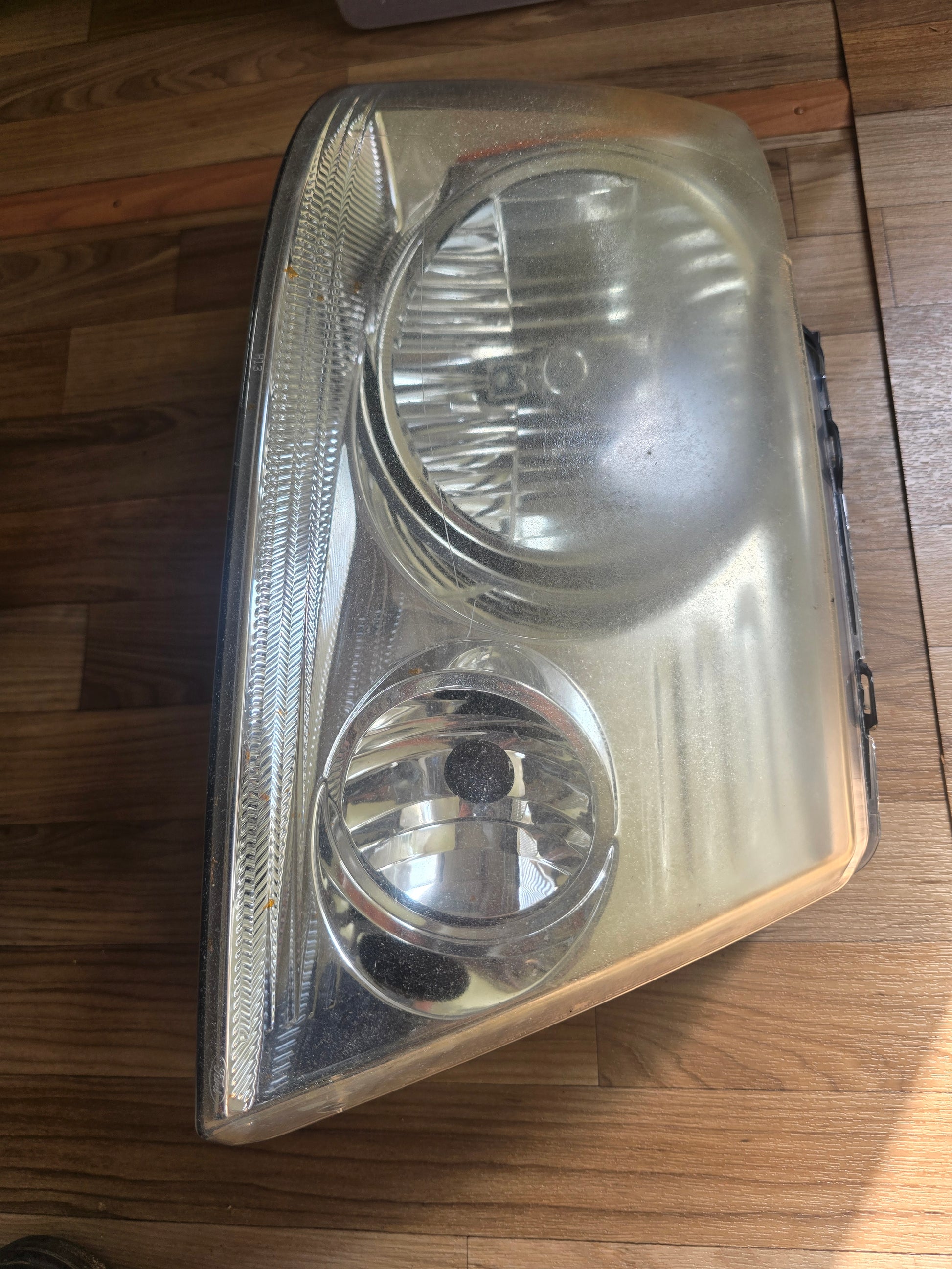 2004-2008 Ford F-150 OEM Right Headlight RH Passenger Side ASY4L34-13005A