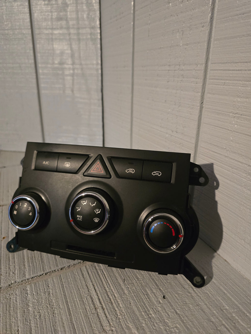 A/C and Heater Control Module – 2011 Kia Sorento
 Model: 97250-1U250 (XMA) – Without Airbag (WITHOUT AB)