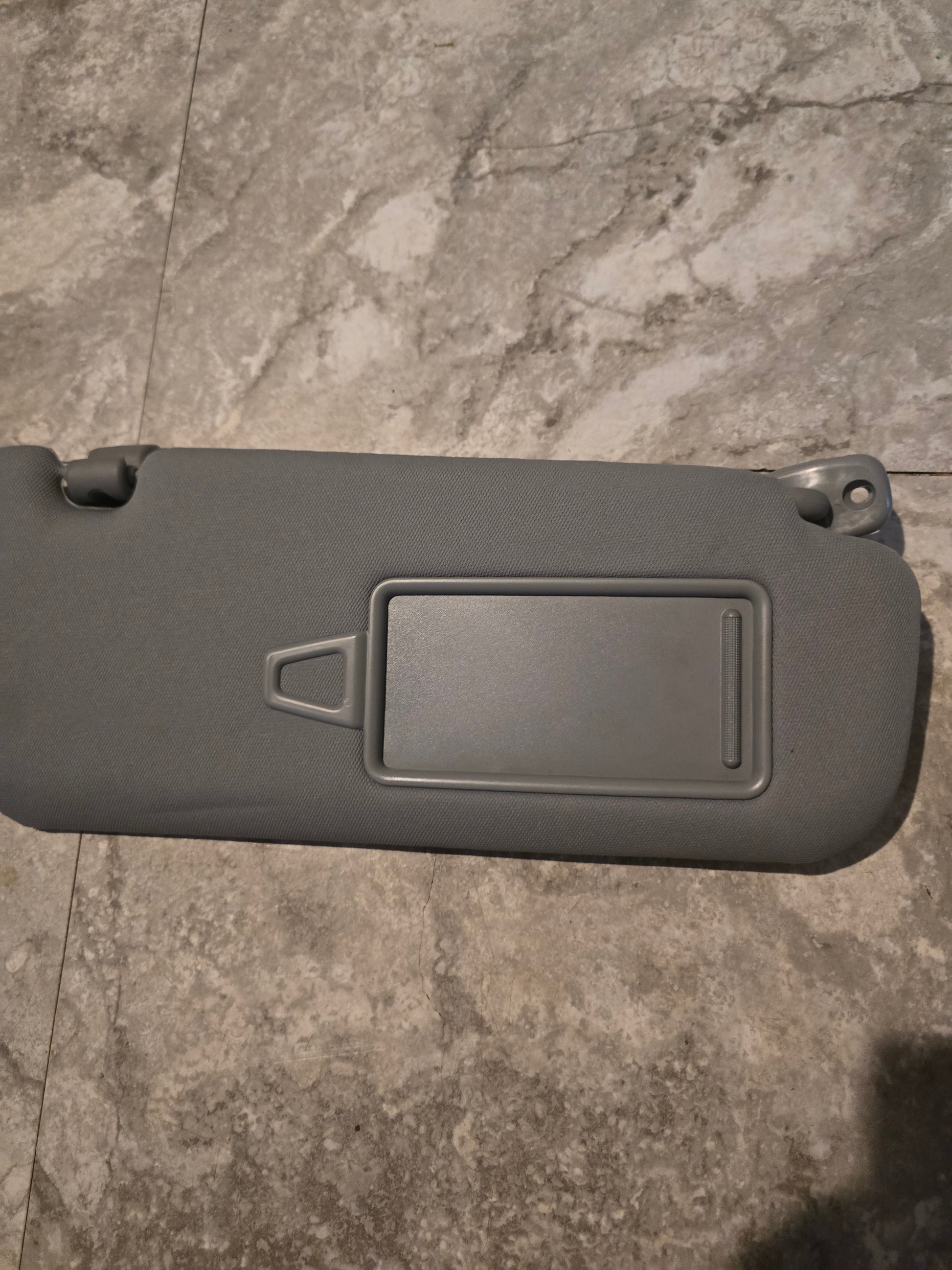🧢 Used 2011 Kia Sorento Sun Visors