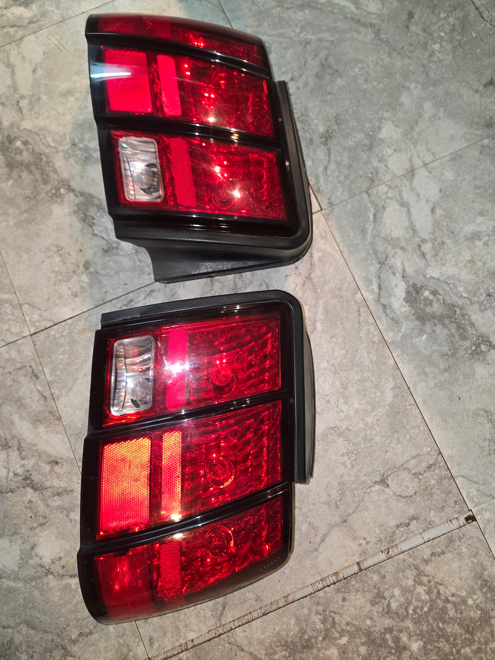99-04 Ford Mustang Aftermarket Tail Lights Set LH RH Red Smoked – Free Shipping