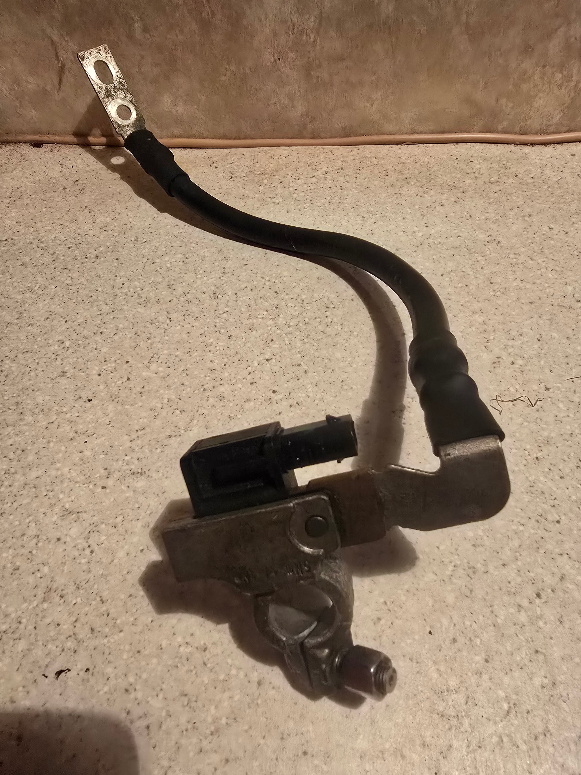 Hyundai Santa Fe Battery Cable w/ IBS Sensor OEM 2007–2012
