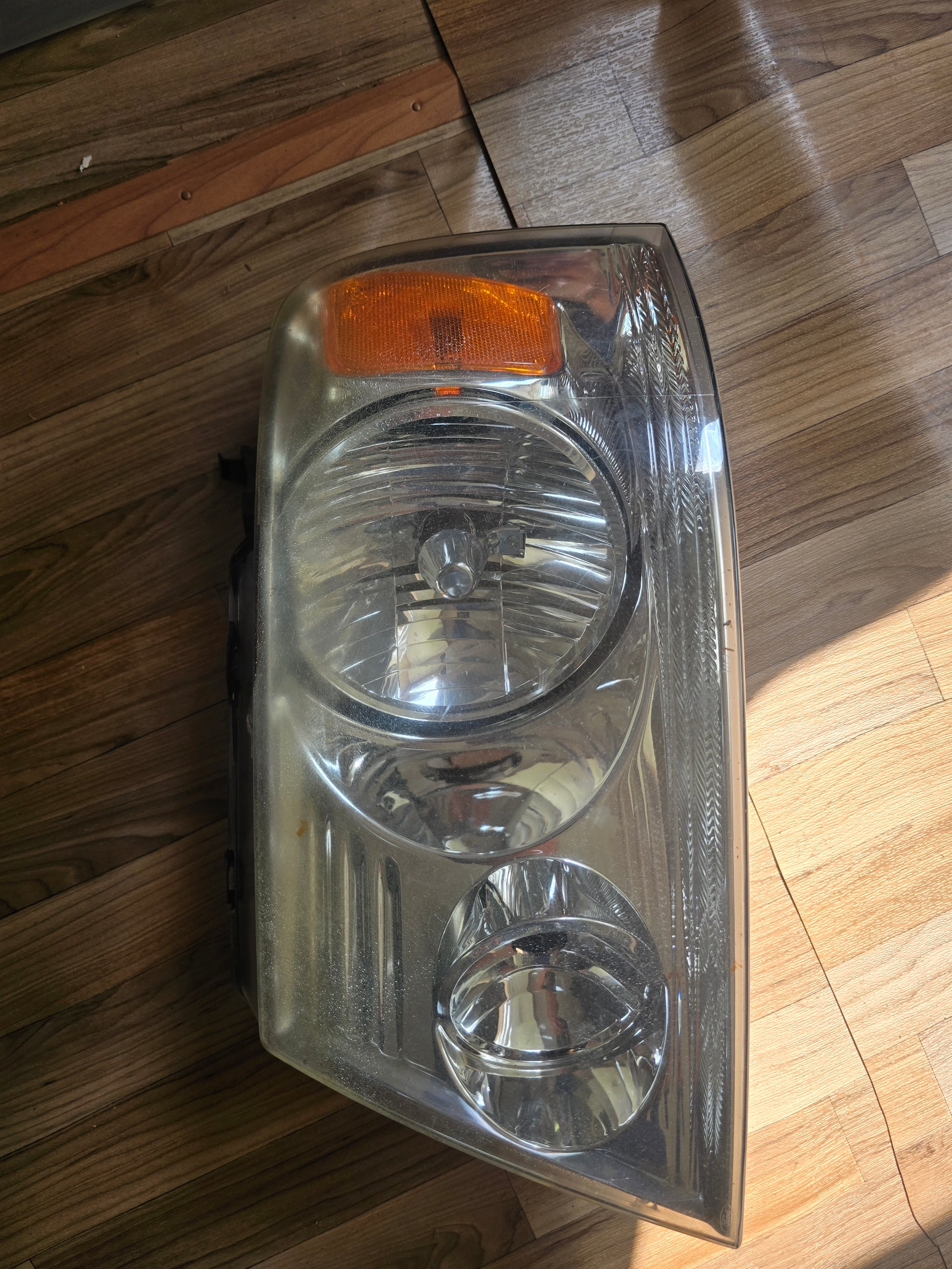2004-2008 Ford F-150 OEM Left Headlight LH Driver Side AE83-13006-AJ