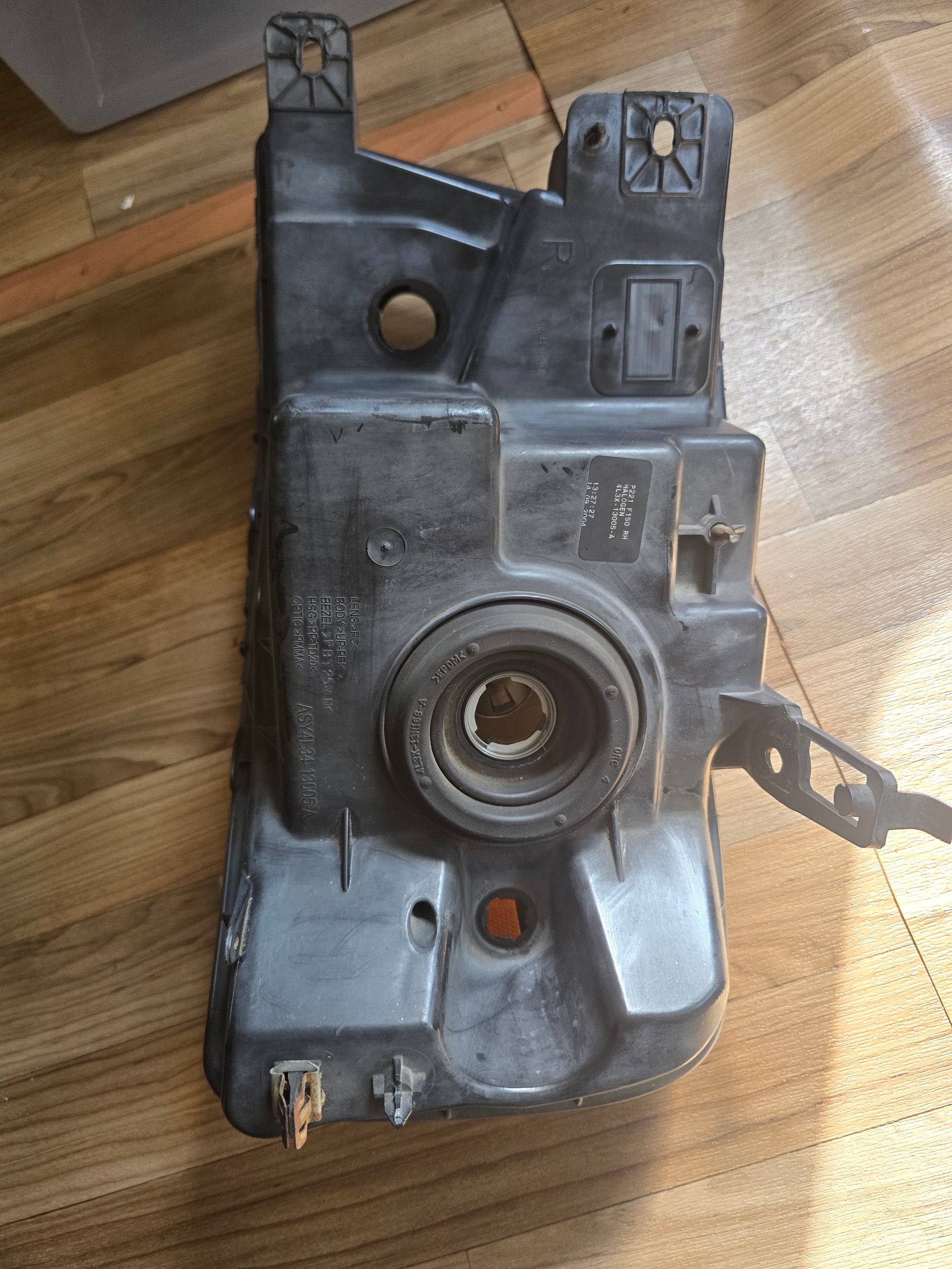 2004-2008 Ford F-150 OEM Right Headlight RH Passenger Side ASY4L34-13005A