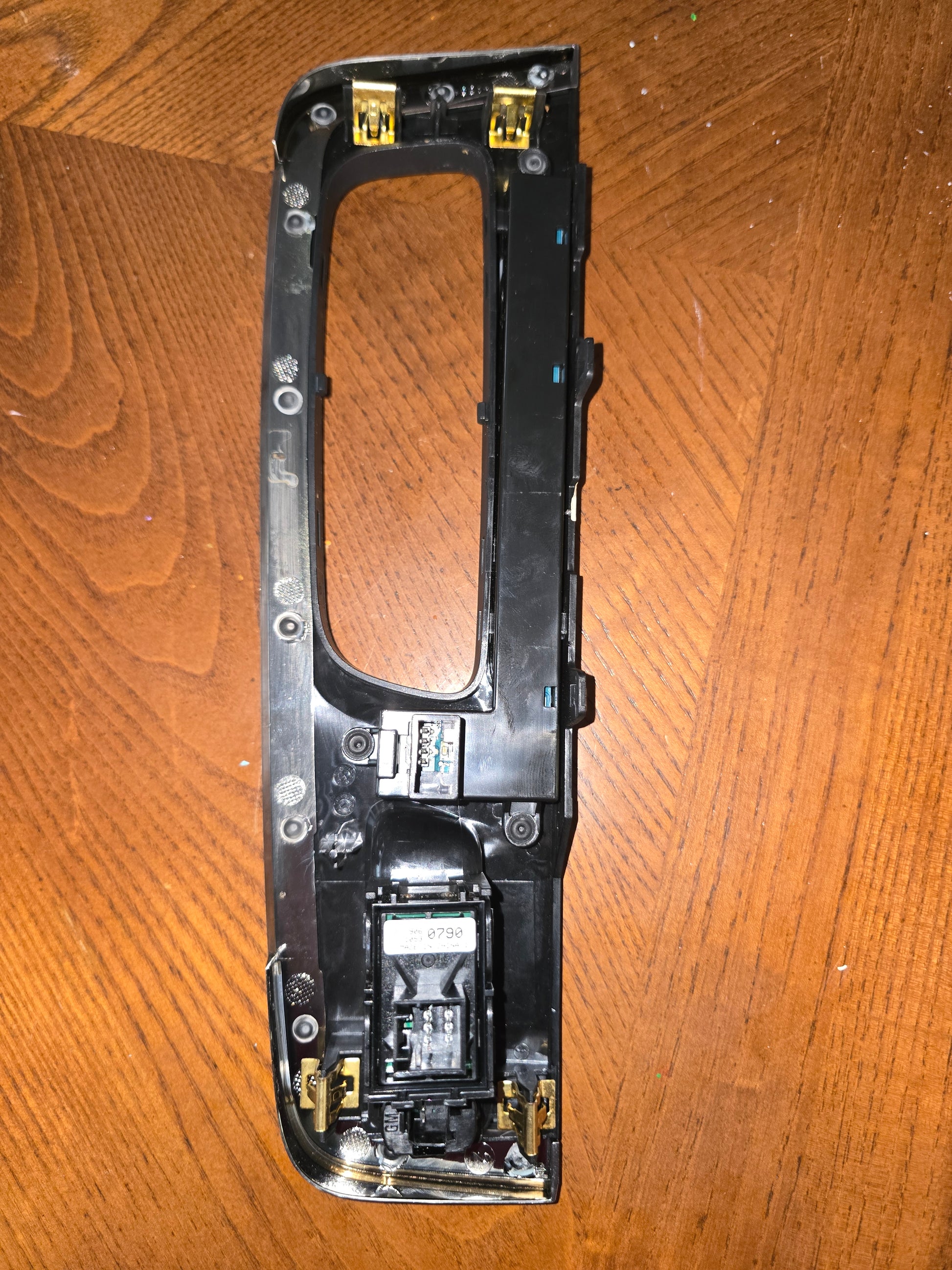 OEM Gear Shift Bezel Trim w/ Electronic Parking Brake & Traction Control Switch – Buick LaCrosse 2014