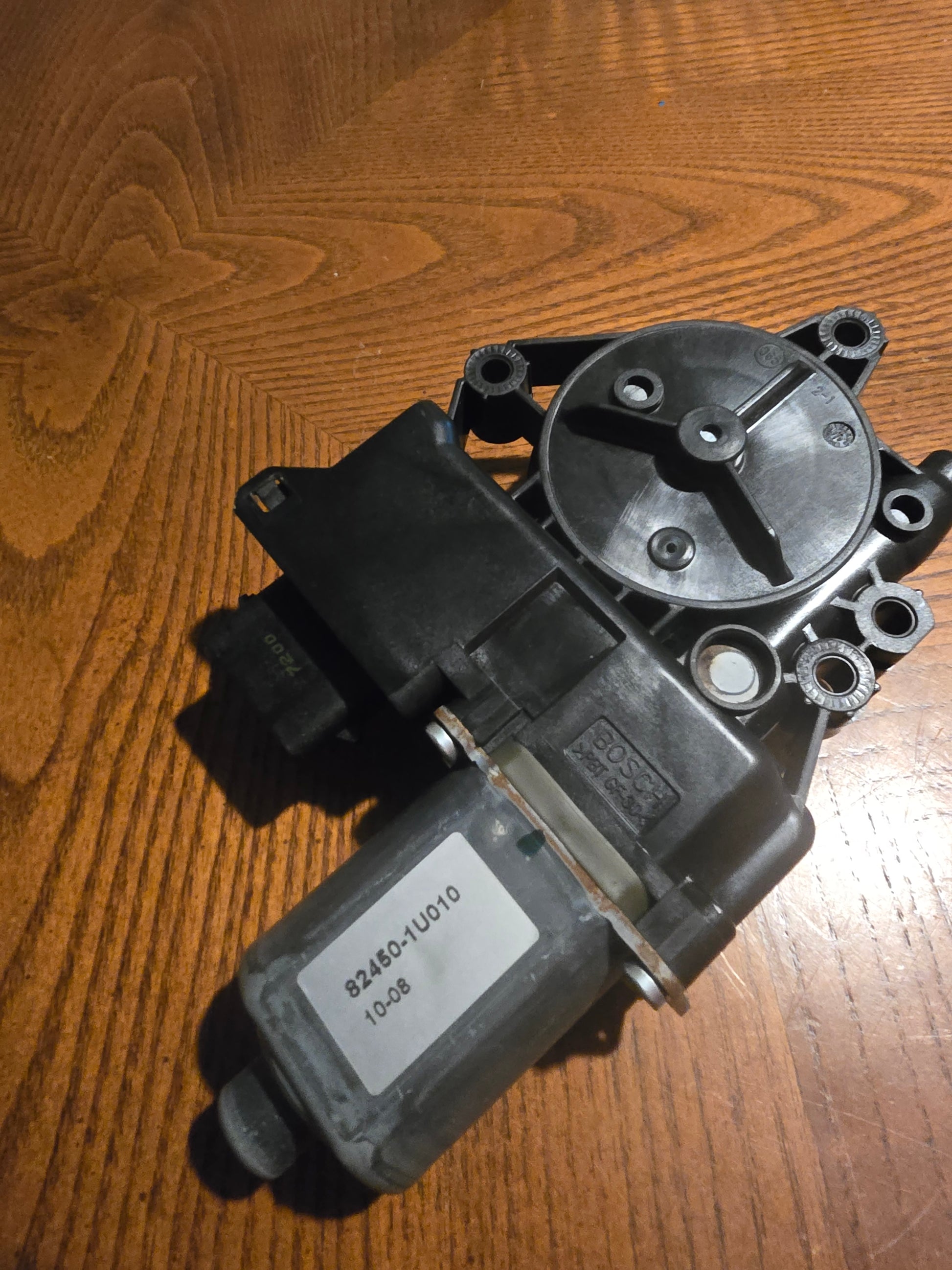 Kia Sorento (2011–2015) OEM Window Regulator Motor – Front Left (82450-1U010)