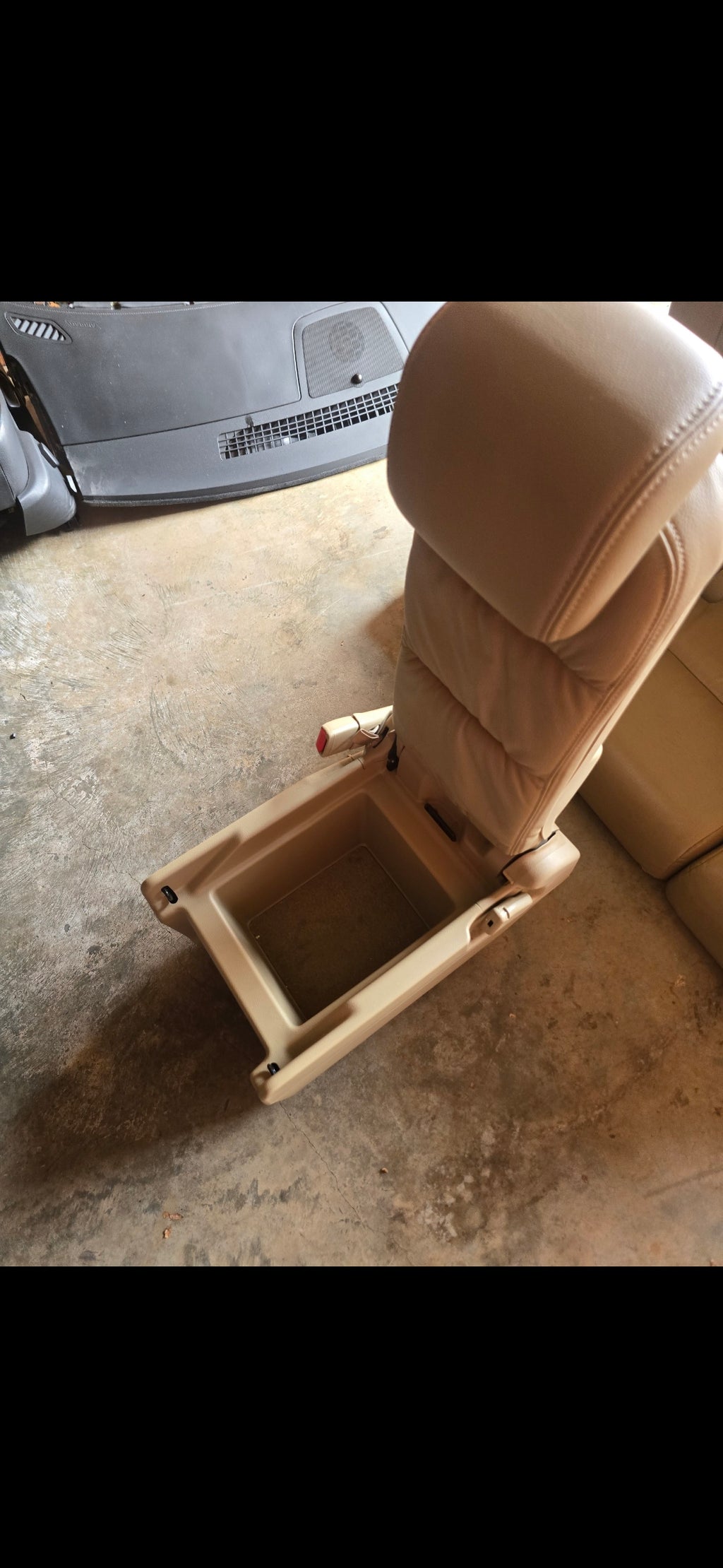 Honda Odyssey 2008 – Consola Central / Asiento Central Beige Original OEM