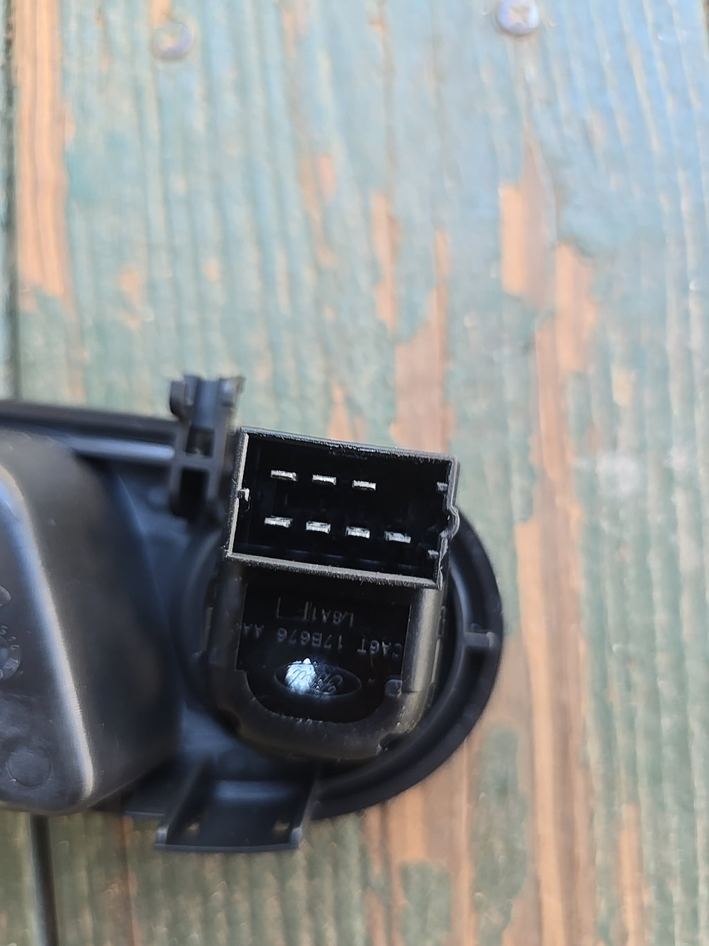 Manija Interior Puerta Conductor con Control de Espejo - Ford Fiesta 2013
Usado en buen estado.