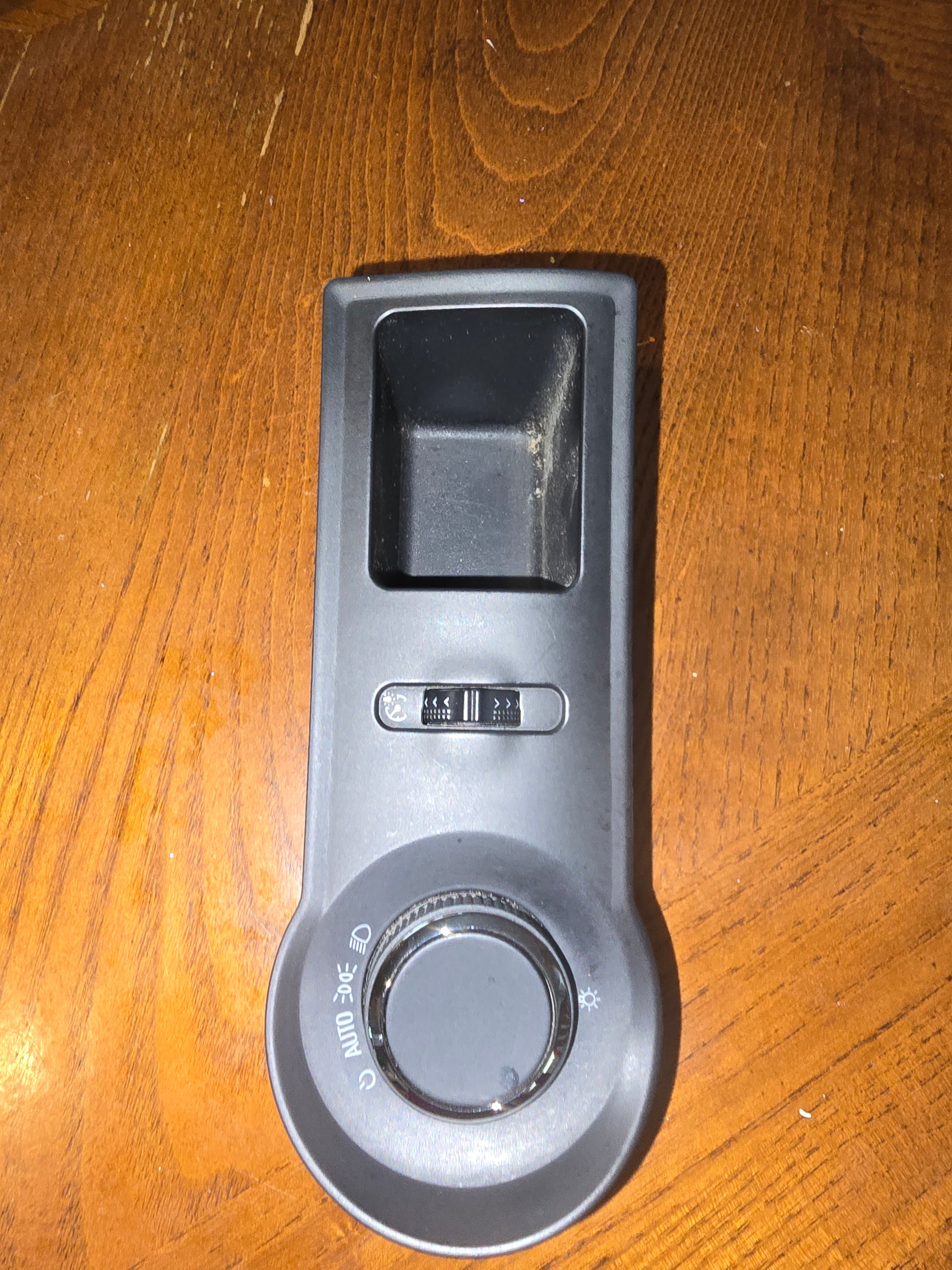 OEM Headlight Switch w/ Dimmer – Buick LaCrosse 2014