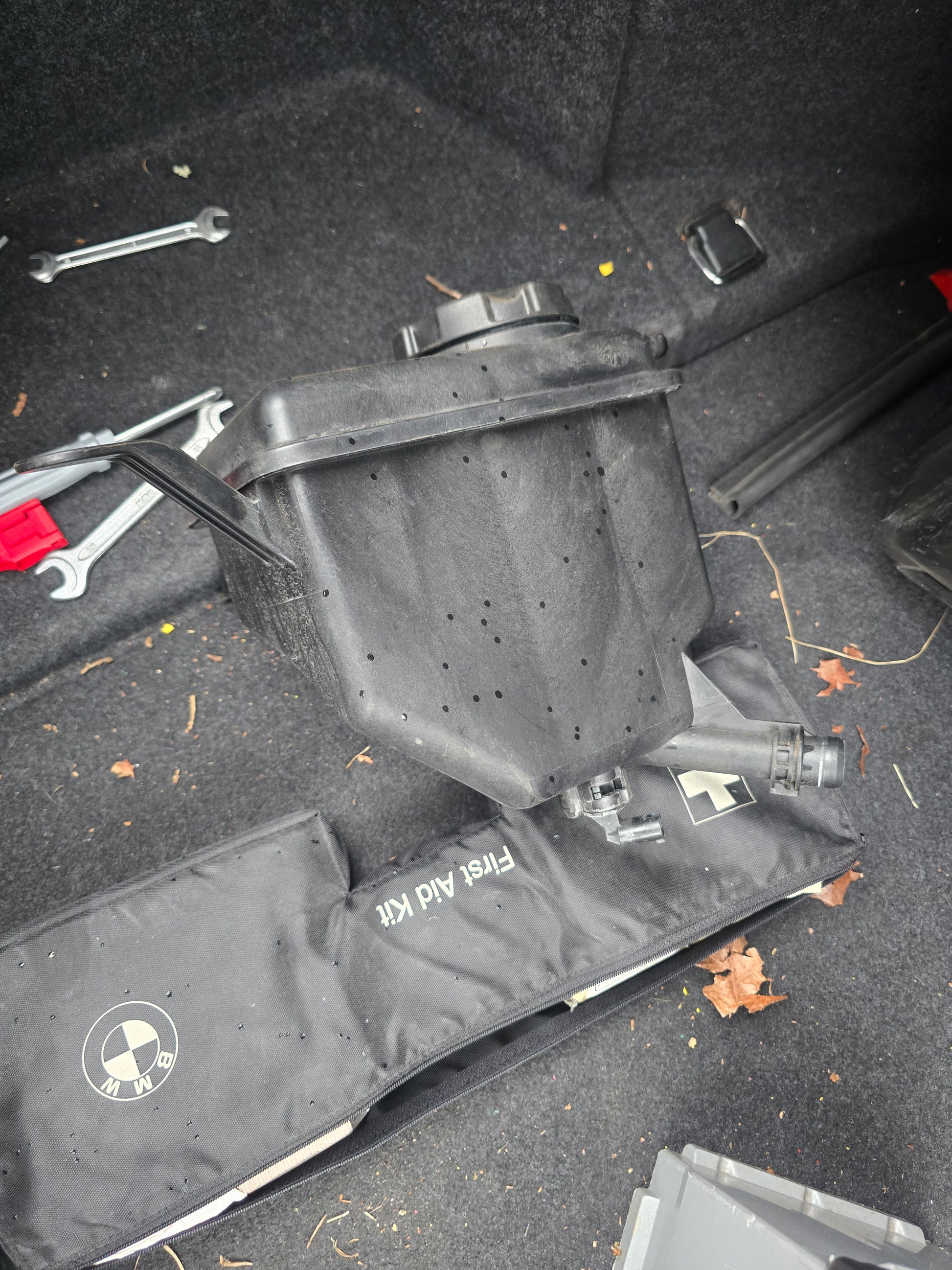 BMW coolant reservoir