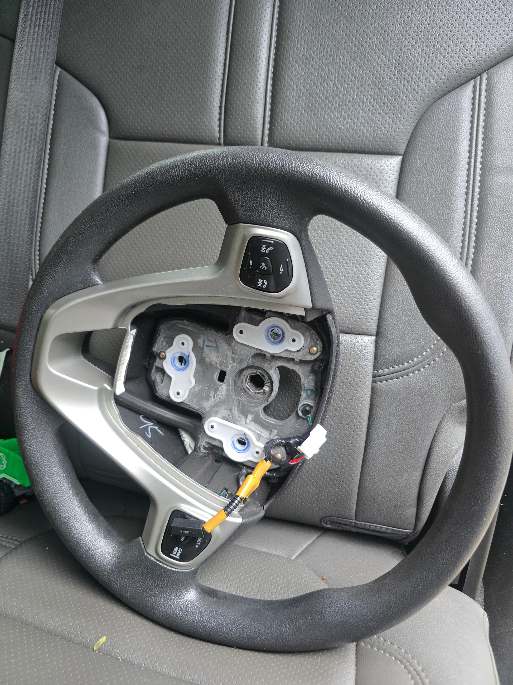 Steering Wheel Ford Fiesta 2013