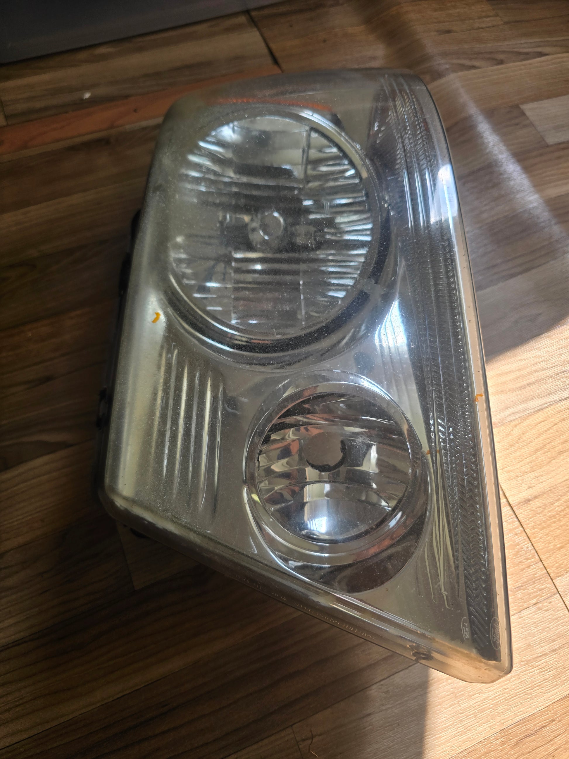 2004-2008 Ford F-150 OEM Left Headlight LH Driver Side AE83-13006-AJ