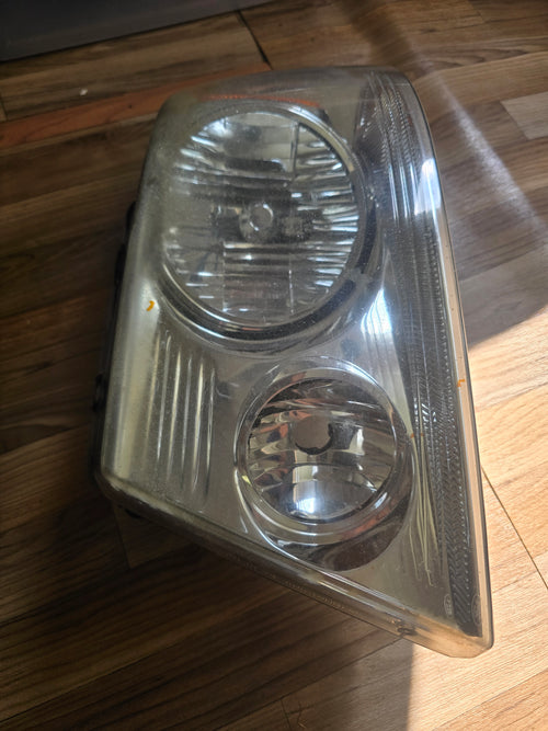 2004-2008 Ford F-150 OEM Left Headlight LH Driver Side AE83-13006-AJ