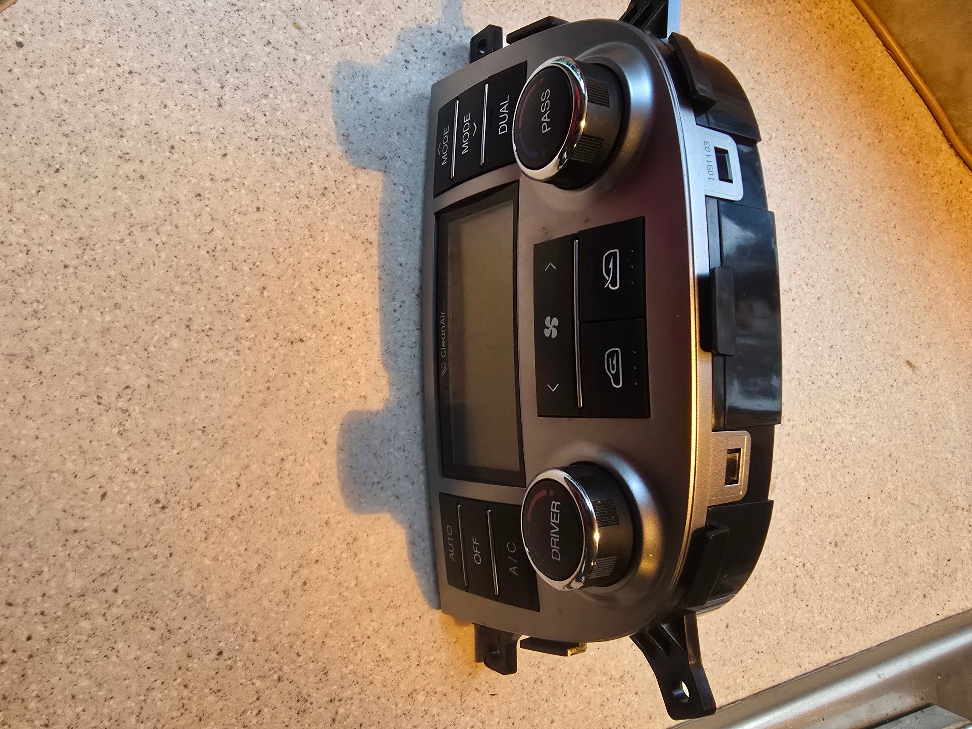 Hyundai Santa Fe Climate Control Unit OEM 2007–2012 (Dual Zone)