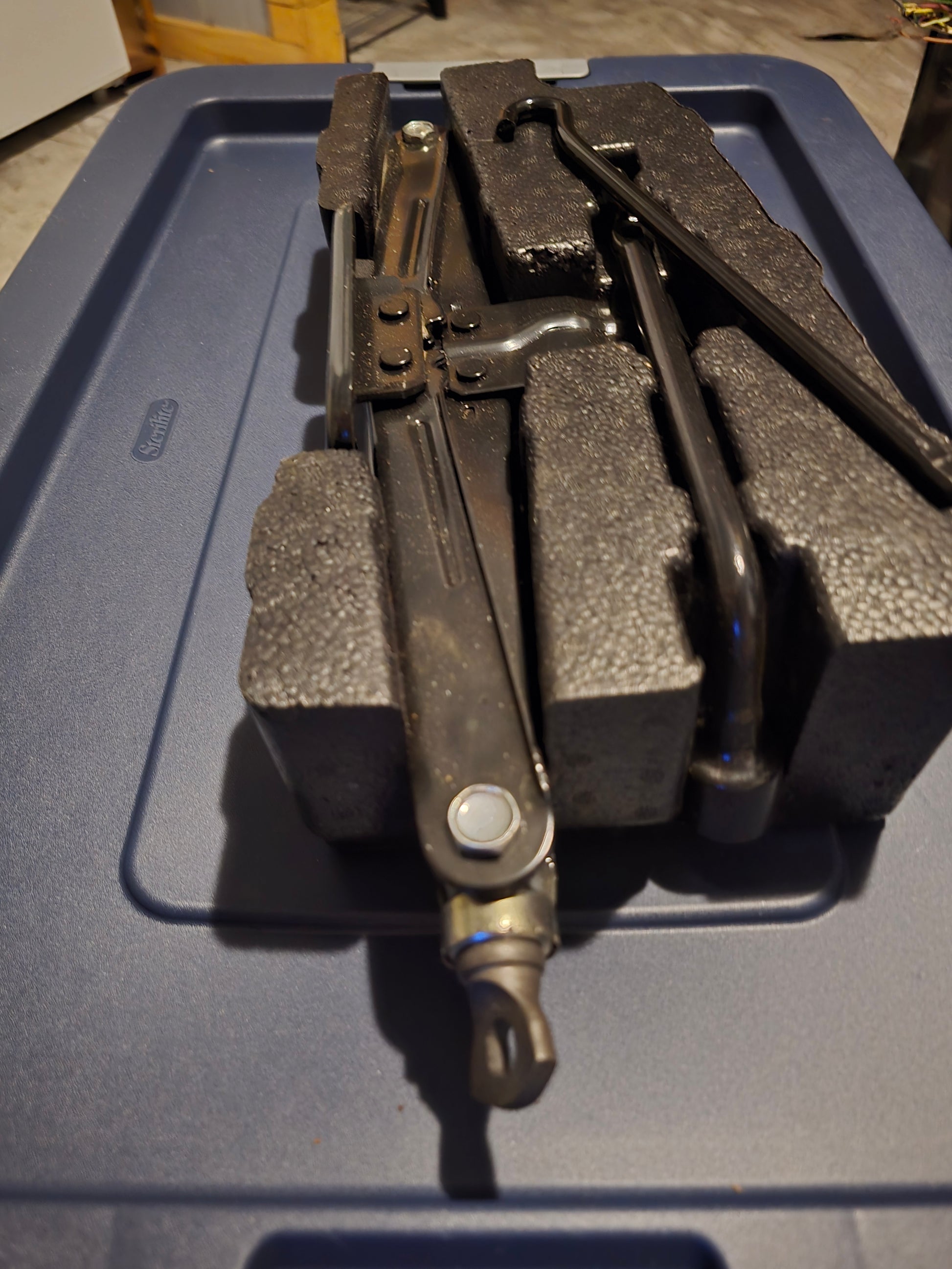 Hyundai Santa Fe Jack Kit with Handle OEM 2007-2012