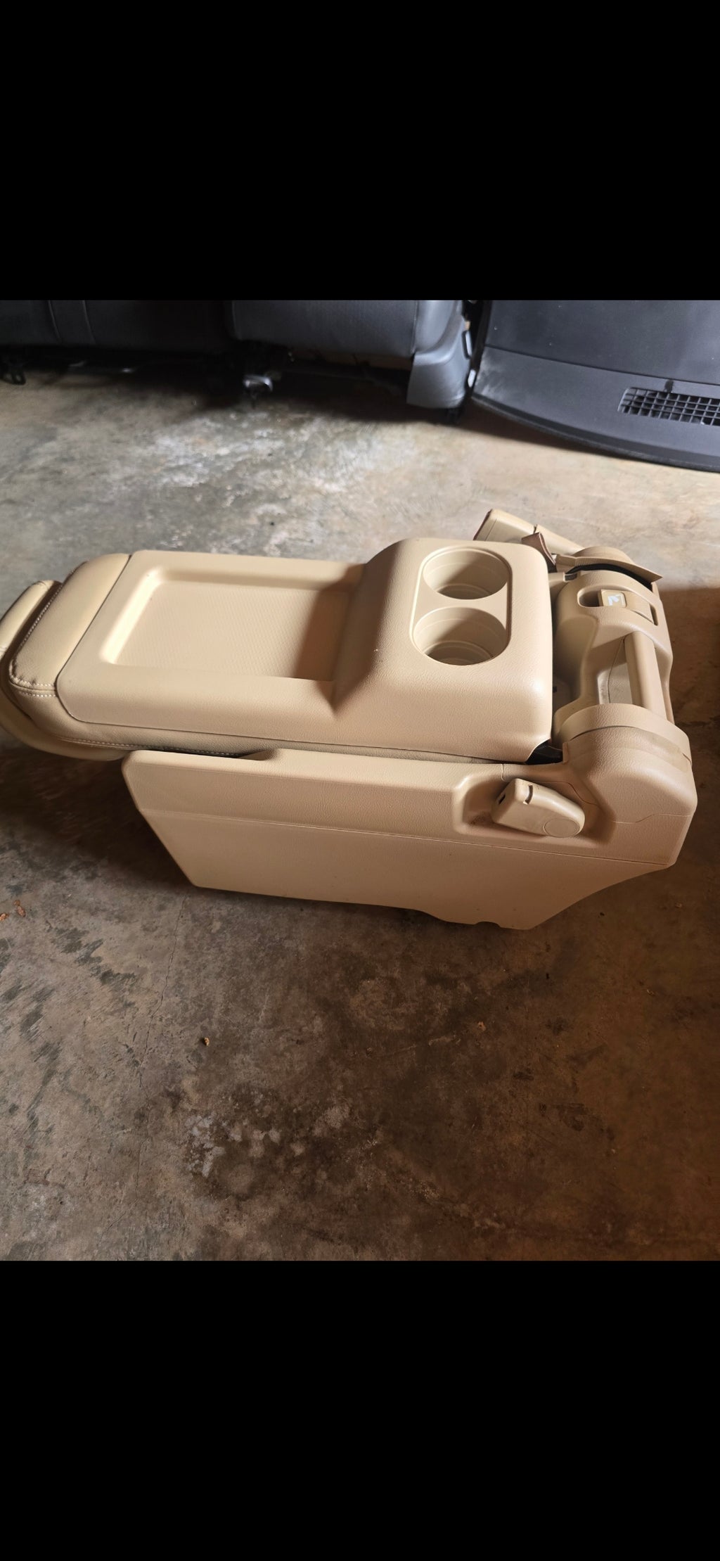Honda Odyssey 2008 – Consola Central / Asiento Central Beige Original OEM