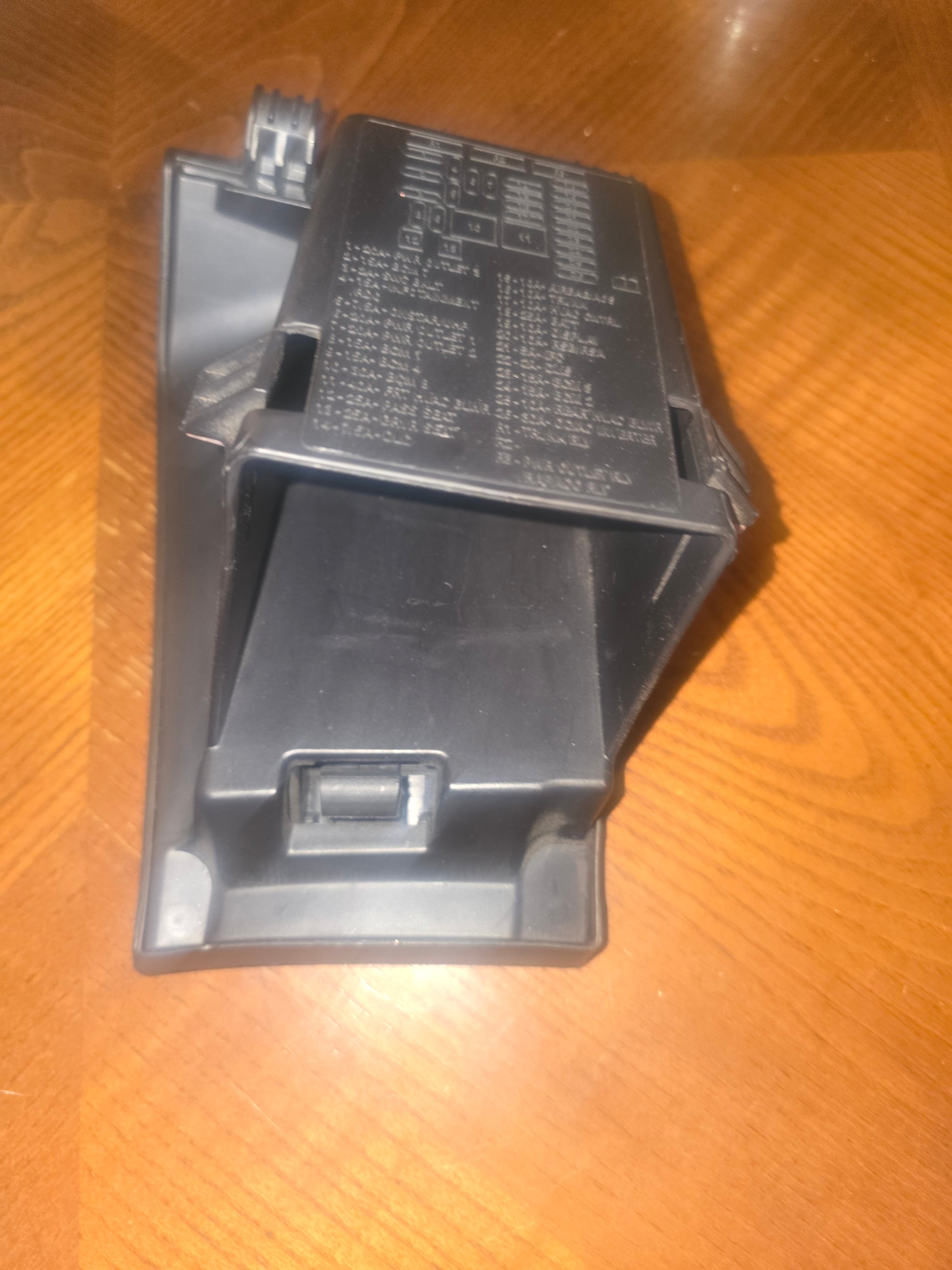 Buick LaCrosse Fuse Box Cover OEM – with Fuse Diagram